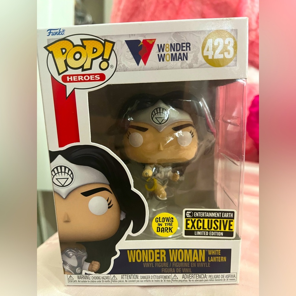 Funko Pop Limited Edition Wonder Woman White